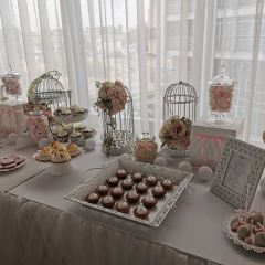słodki stół różowo-brzoskwiniowy 1.jpg
